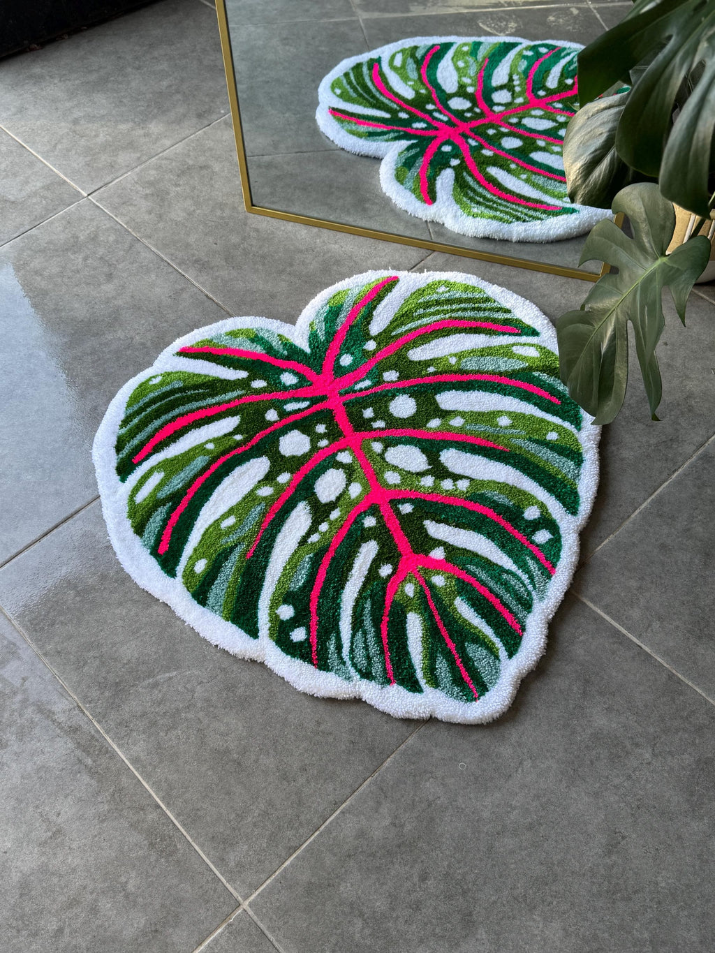 OrnnWorks Heart Shaped Monstera Leaf Handmade Tufted Rug Tropical Botanical
