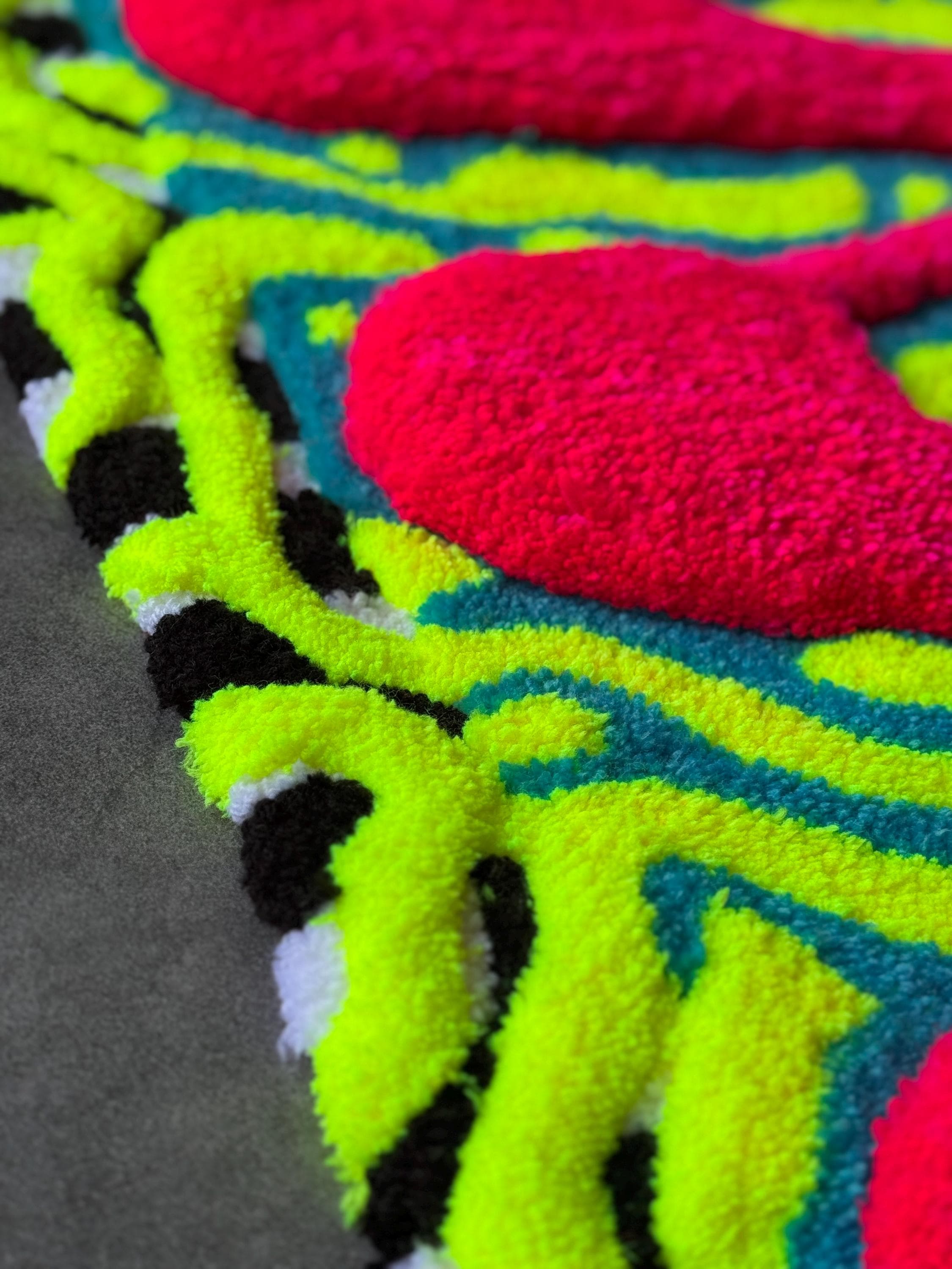 OrnnWorks Silent Disco Handmade 3D Fluffy Tufted Rug Neon Abstract