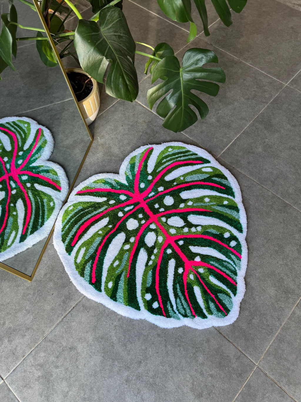 OrnnWorks Heart Shaped Monstera Leaf Handmade Tufted Rug Tropical Botanical