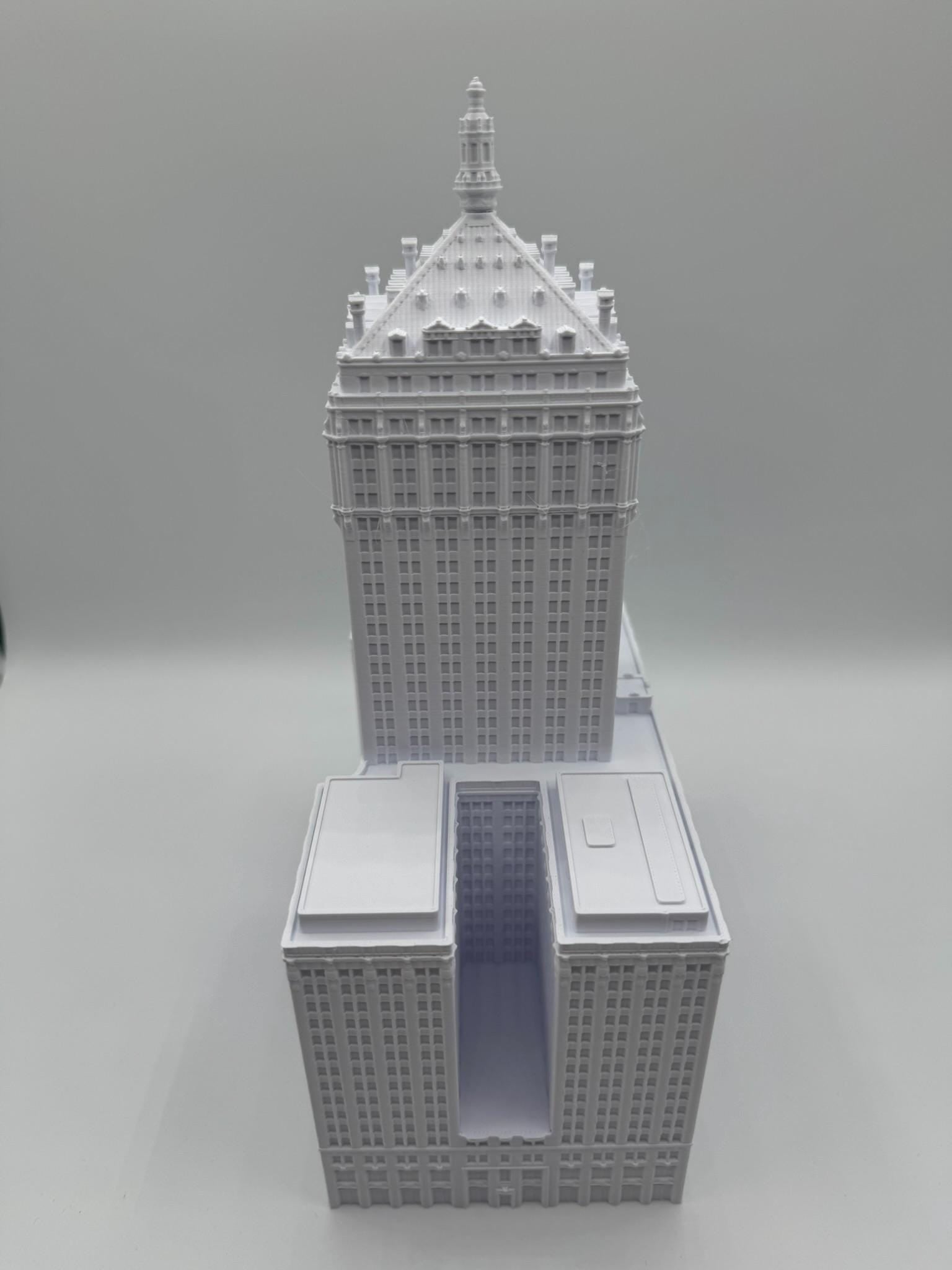 StarsoftheCity Helmsley Building 3D Printed Model Statue White