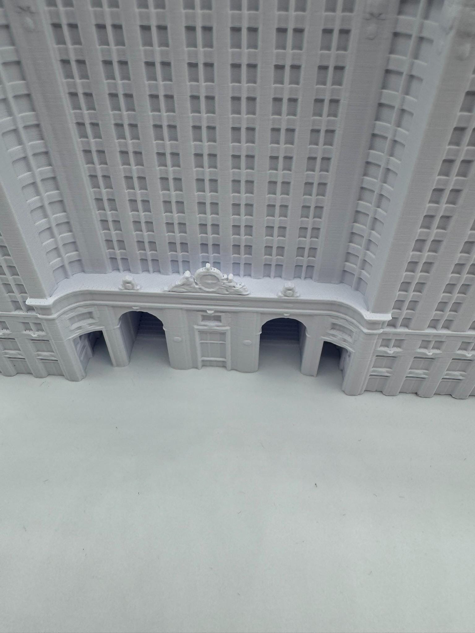 StarsoftheCity Helmsley Building 3D Printed Model Statue White