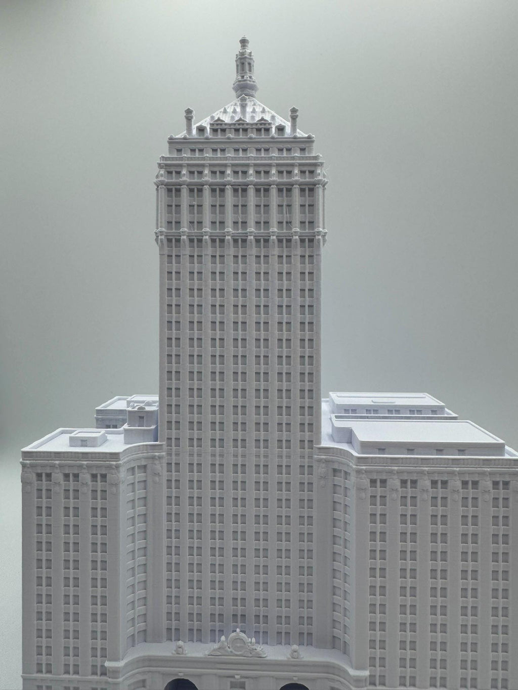 StarsoftheCity Helmsley Building 3D Printed Model Statue White