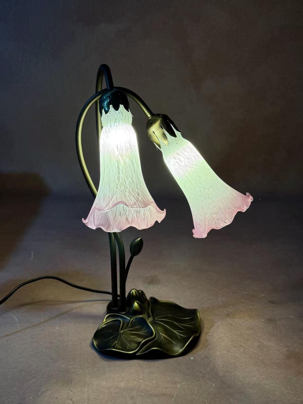 U2Antique Pond Lily Flower Stained Glass Table Lamp 16in