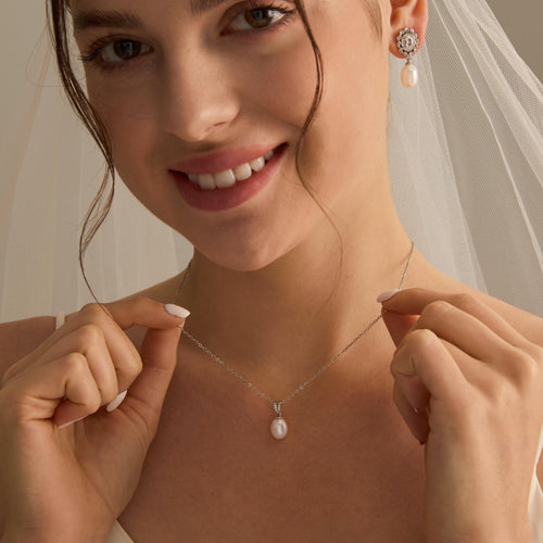 EcloraTreasures Minimalist Freshwater Pearl Necklace 8x10mm