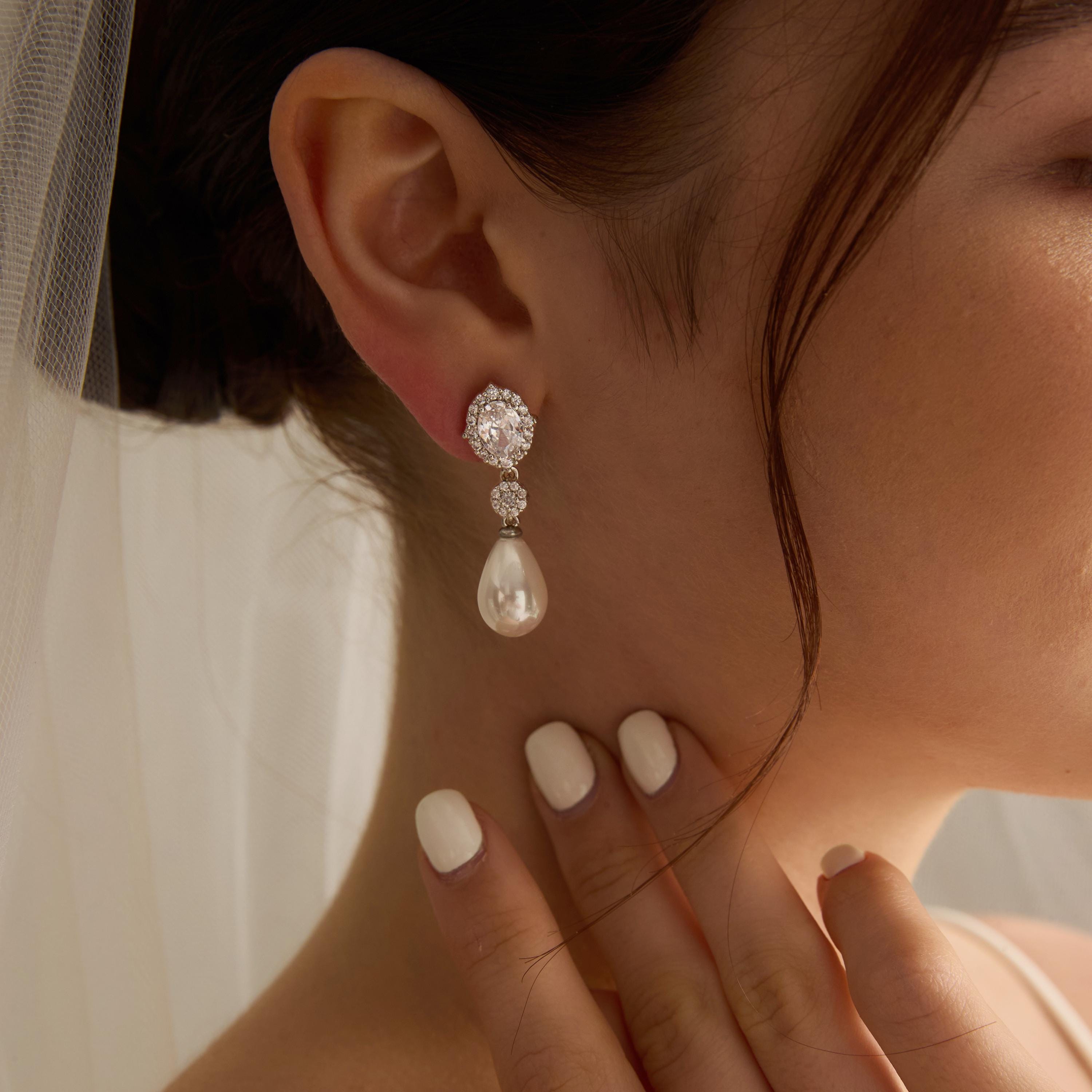 EcloraTreasures Freshwater Pearl and Crystal Bridal Drop Earrings