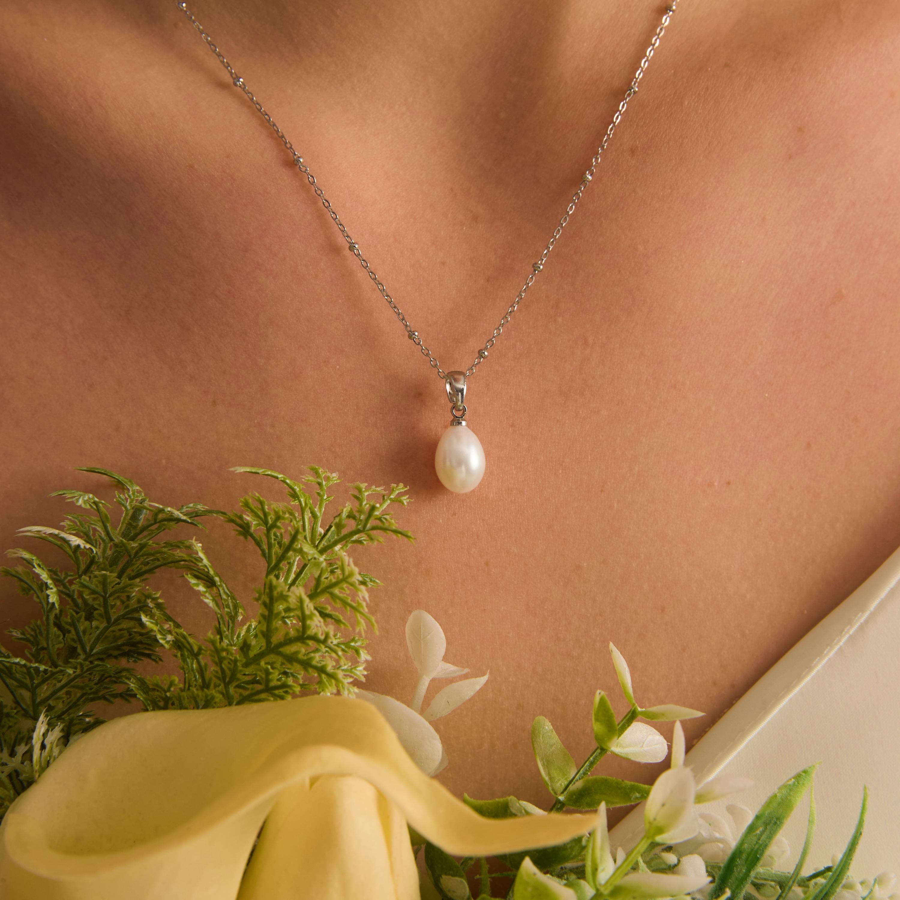 EcloraTreasures Minimalist Freshwater Pearl Necklace Single Pearl Pendant