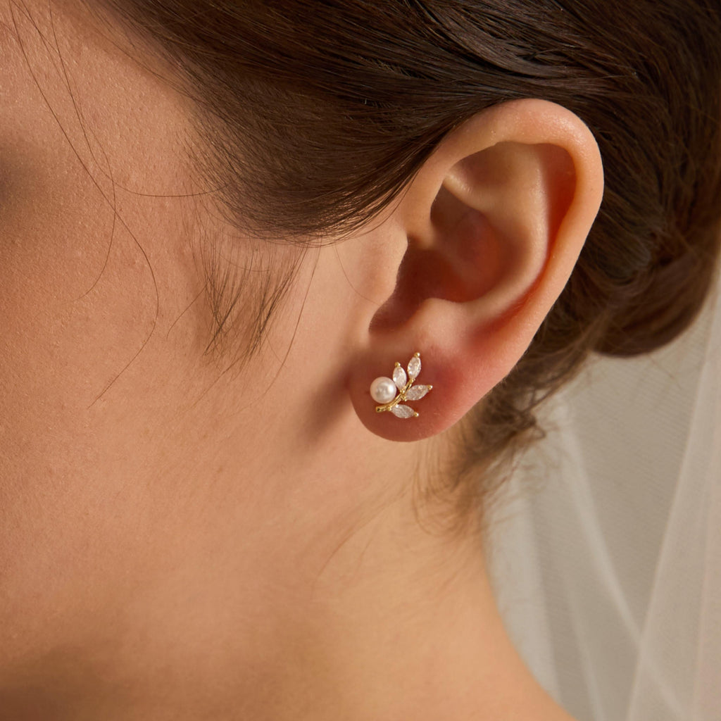 Freshwater Pearl Leaf Stud Earrings Crystal Design Gold Tone