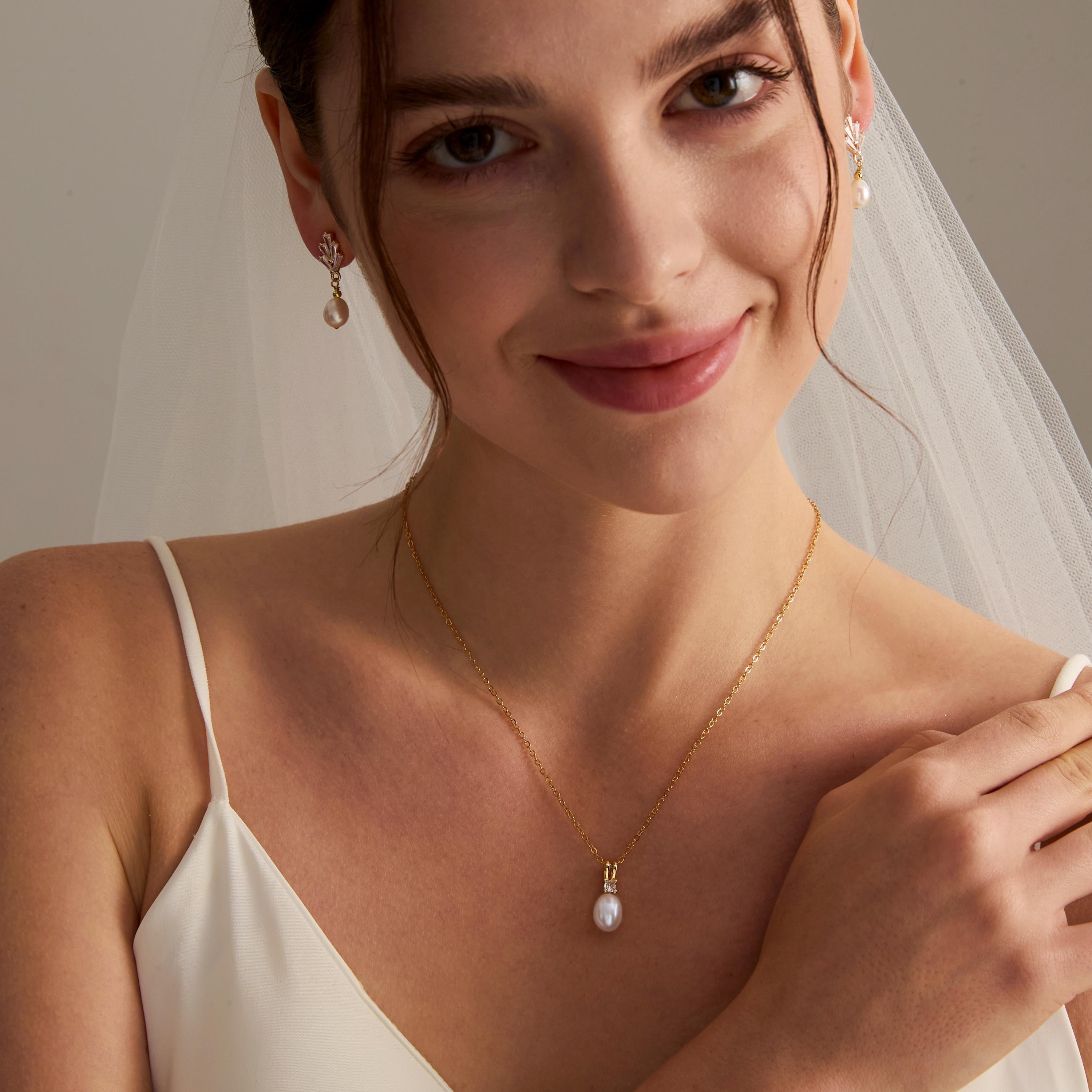 EcloraTreasures Freshwater Pearl Necklace With Diamond Gold