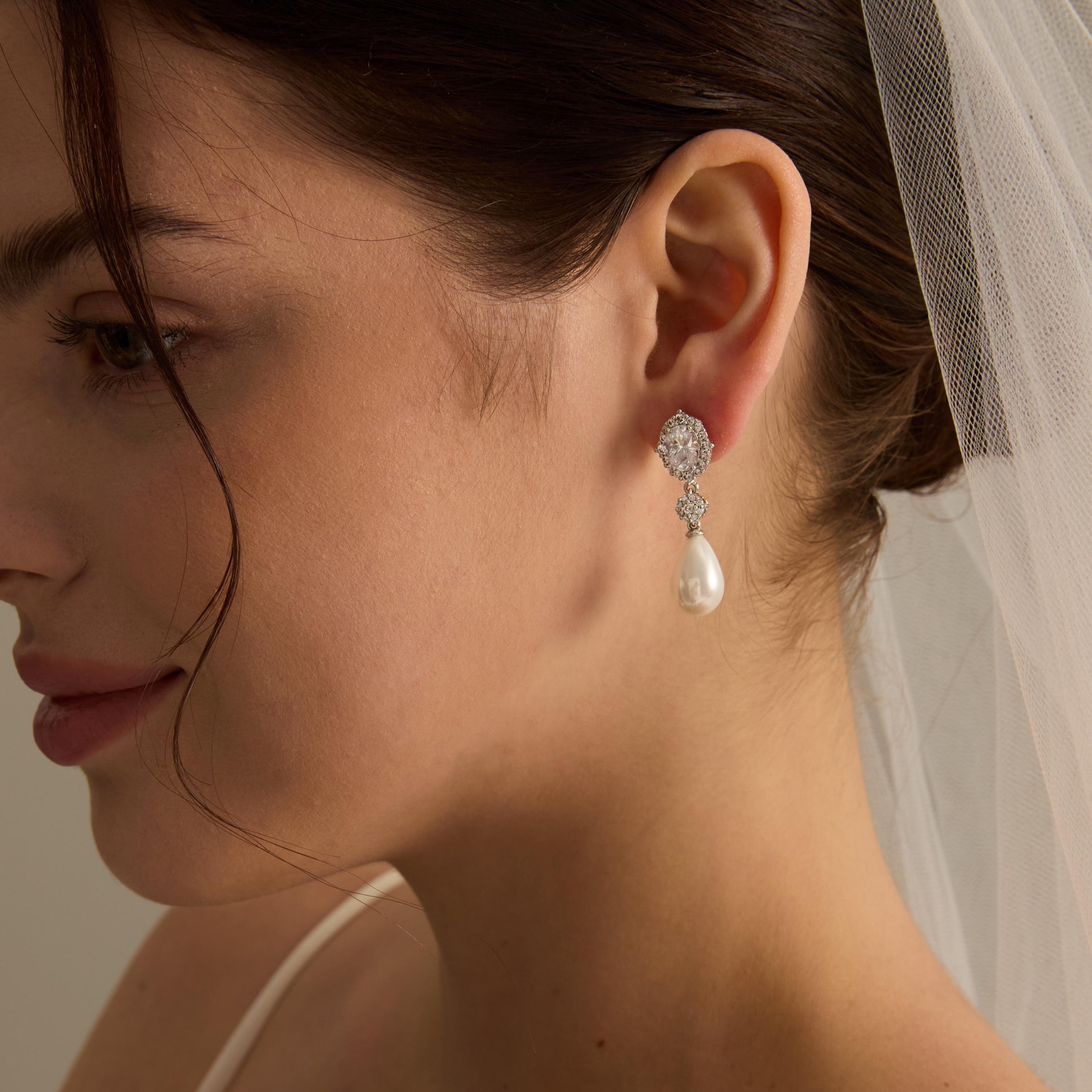 EcloraTreasures Freshwater Pearl and Crystal Bridal Drop Earrings