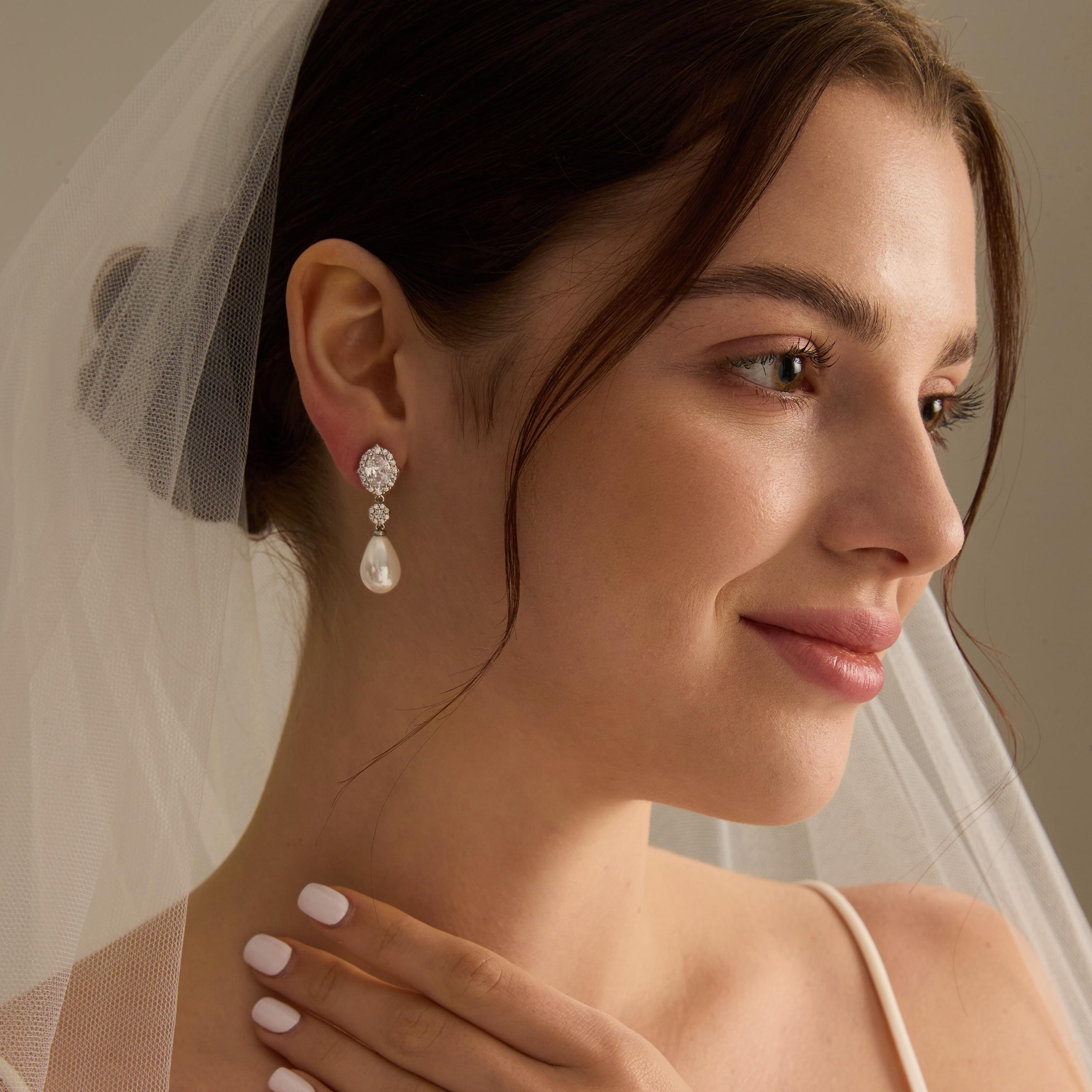 EcloraTreasures Freshwater Pearl and Crystal Bridal Drop Earrings