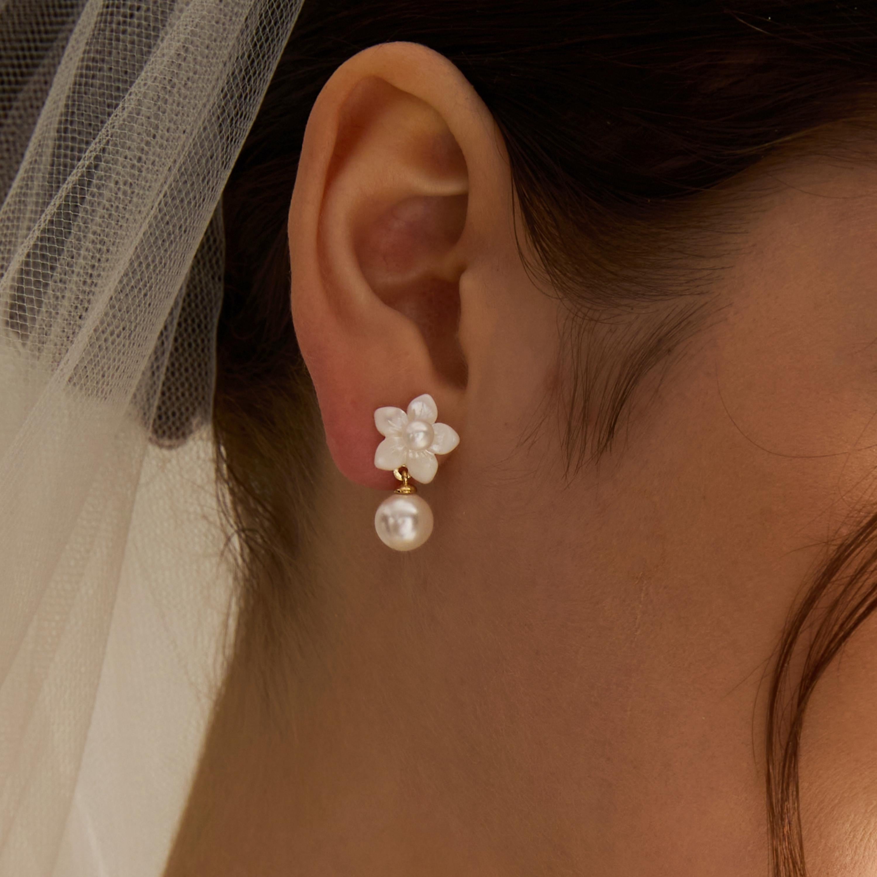 EcloraTreasures Mother of Pearl Floral Drop Earrings