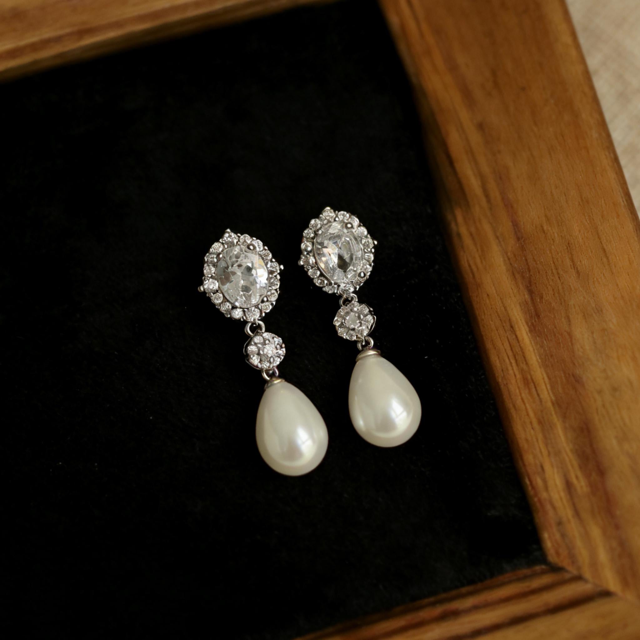 EcloraTreasures Minimalist Bridal Pearl and Crystal Drop Earrings