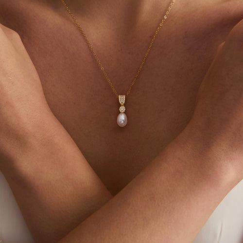 EcloraTreasures Freshwater Pearl Necklace With Diamond Crystal Gold