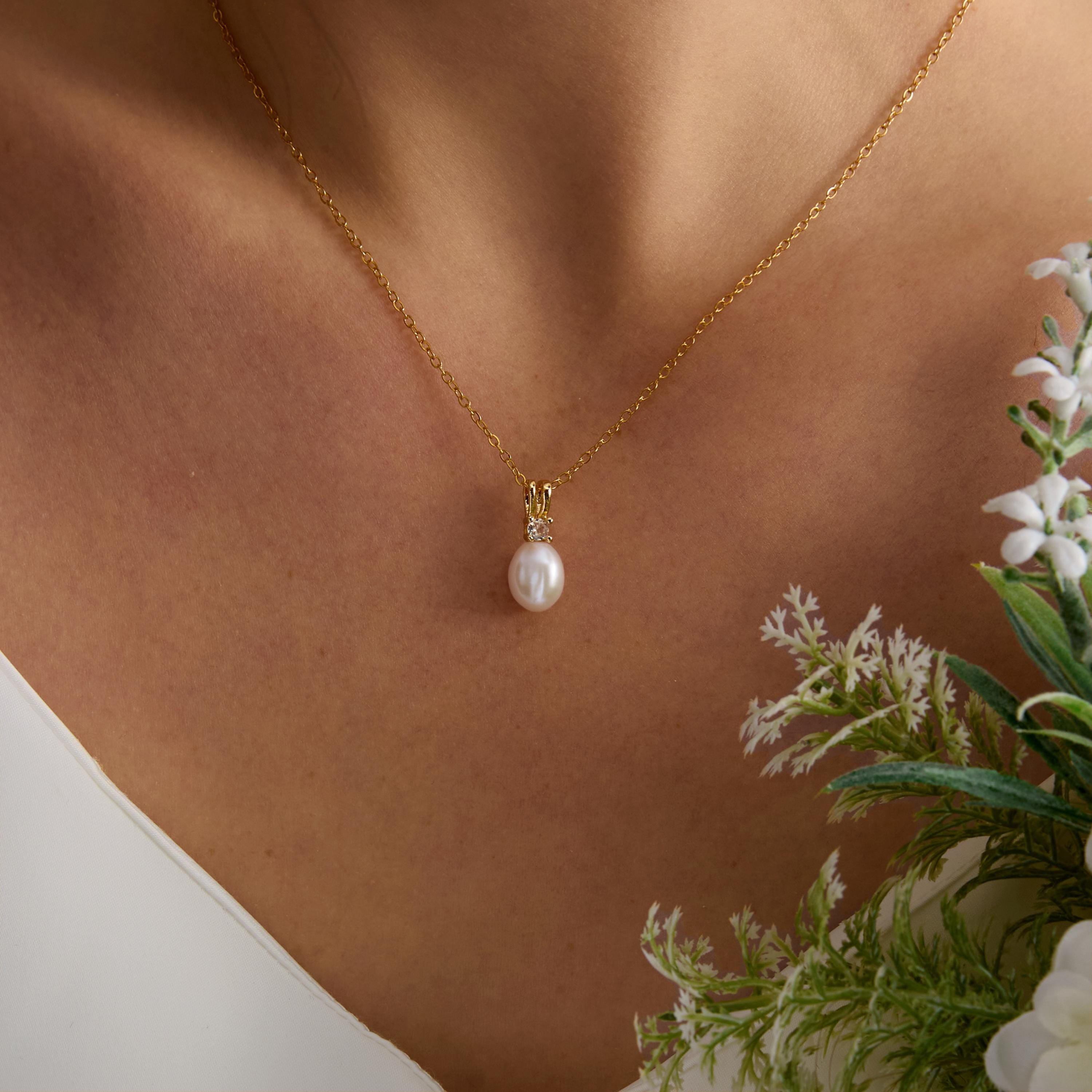 EcloraTreasures Freshwater Pearl Necklace With Diamond Gold