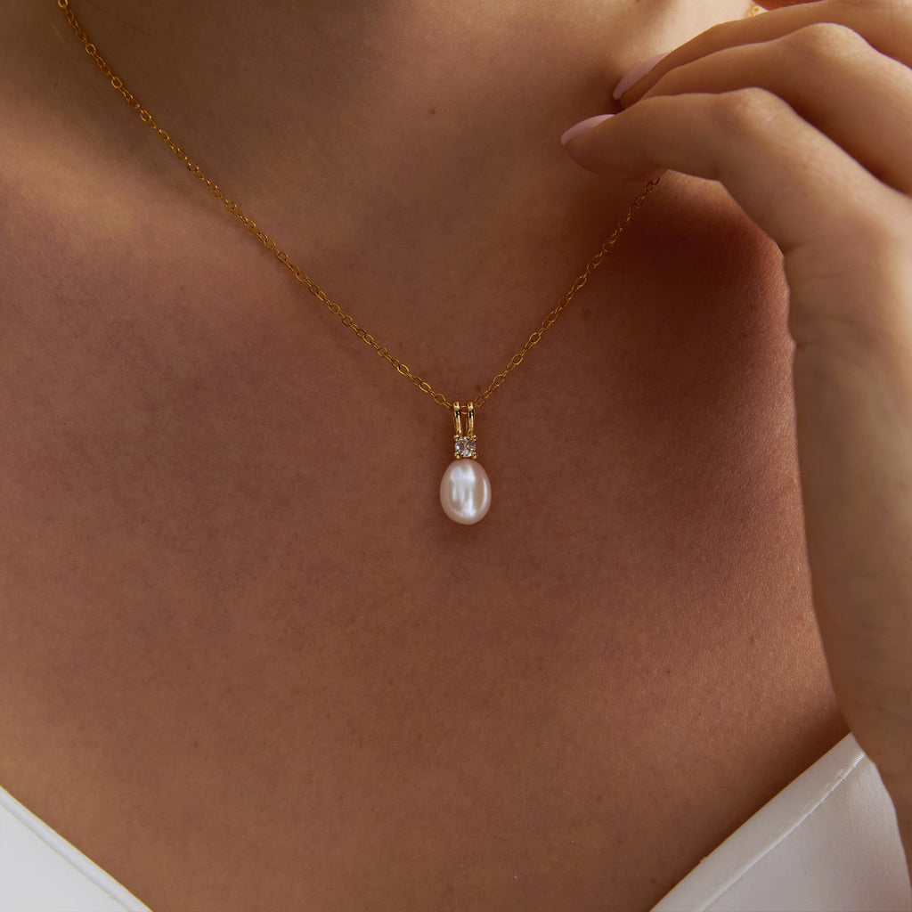 EcloraTreasures Freshwater Pearl Necklace With Diamond Gold