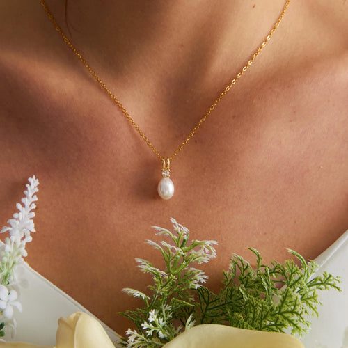 EcloraTreasures Freshwater Pearl Necklace With Diamond Gold