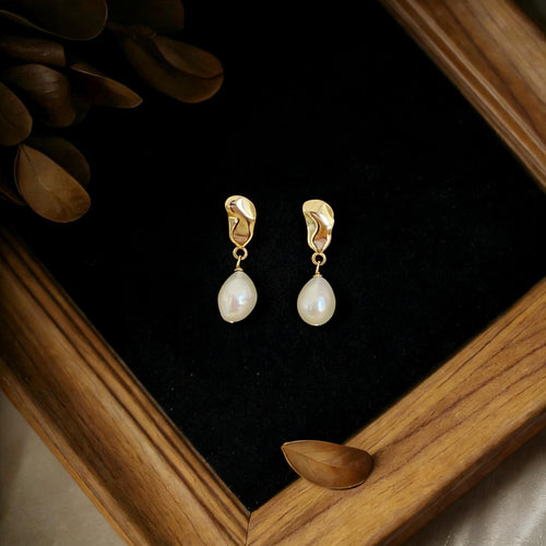 EcloraTreasures Gold Baroque Freshwater Pearl Drop Earrings White