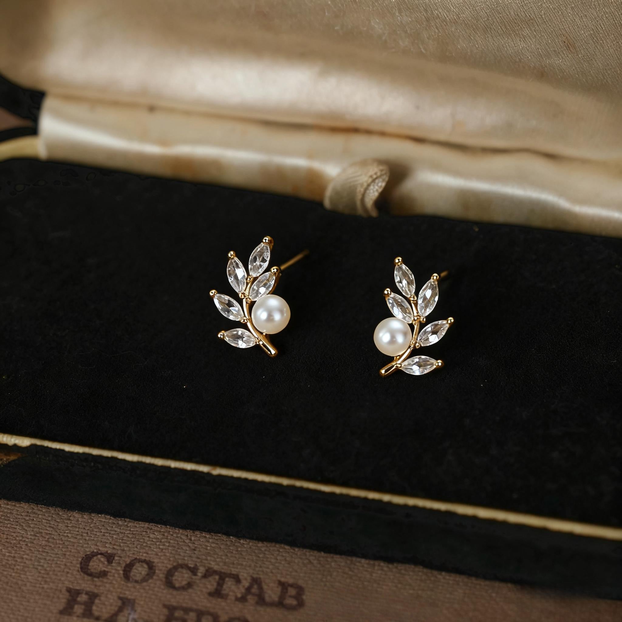 Freshwater Pearl Leaf Stud Earrings Crystal Design Gold Tone