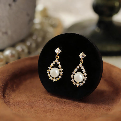 EcloraTreasures Gold Freshwater Pearl and Crystal Drop Earrings