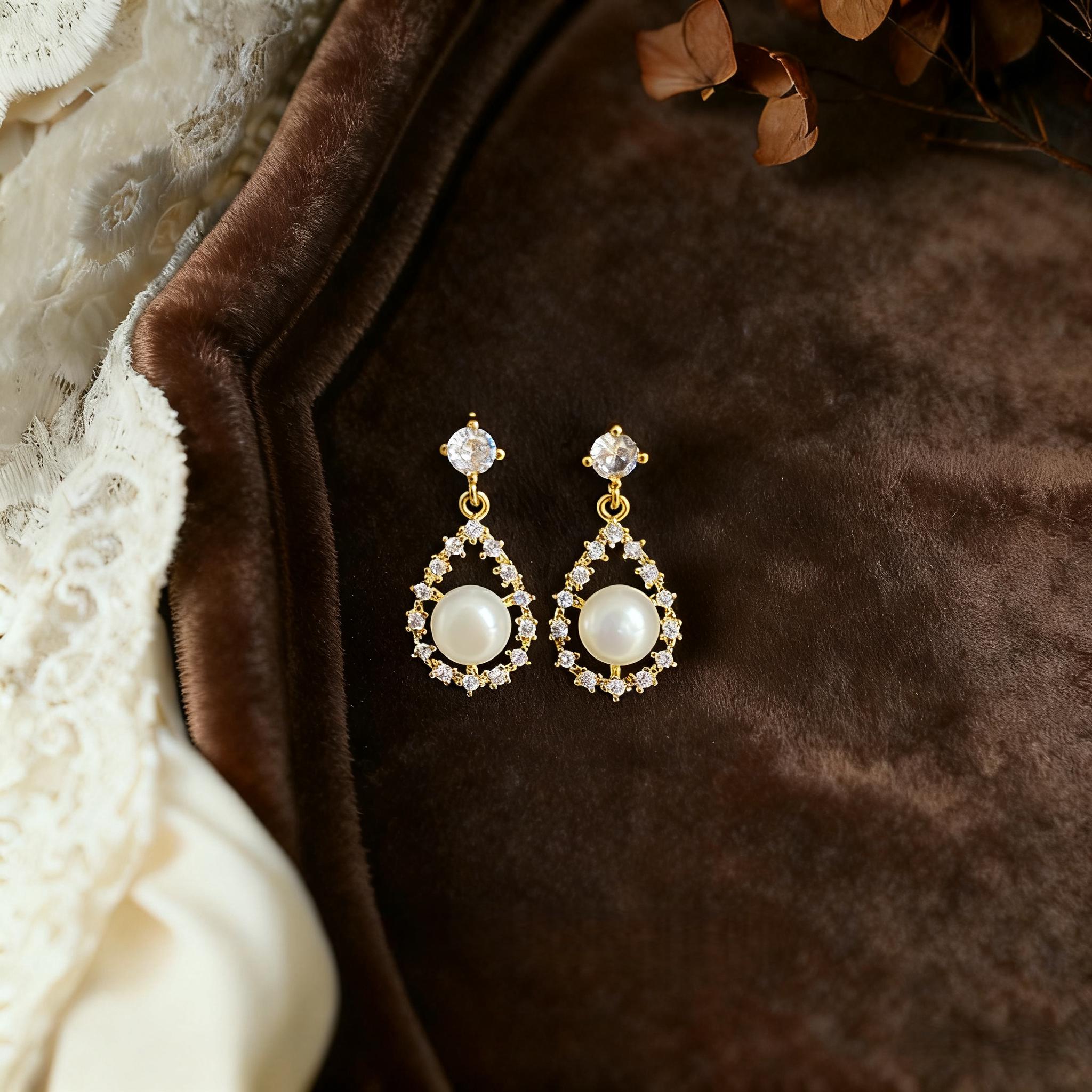 EcloraTreasures Freshwater Pearl and Crystal Drop Earrings 7mm