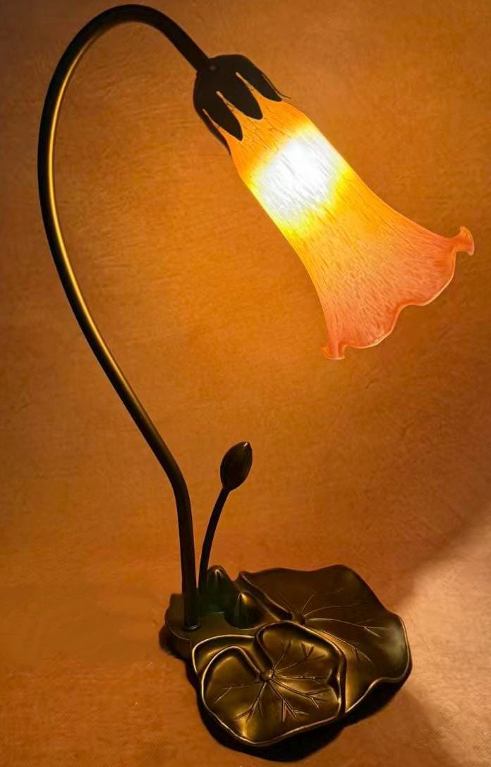 U2Antique Pond Lily Flower Stained Glass Table Lamp 16in
