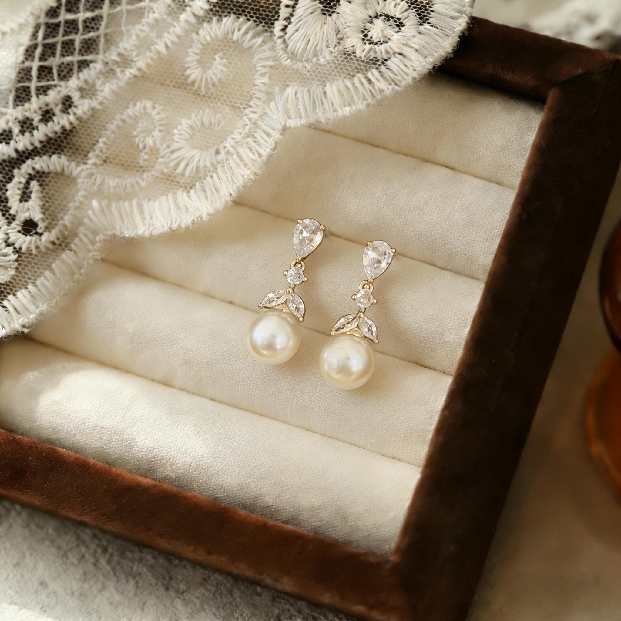 EcloraTreasures Crystal Leaf Freshwater Pearl Drop Earrings 7mm