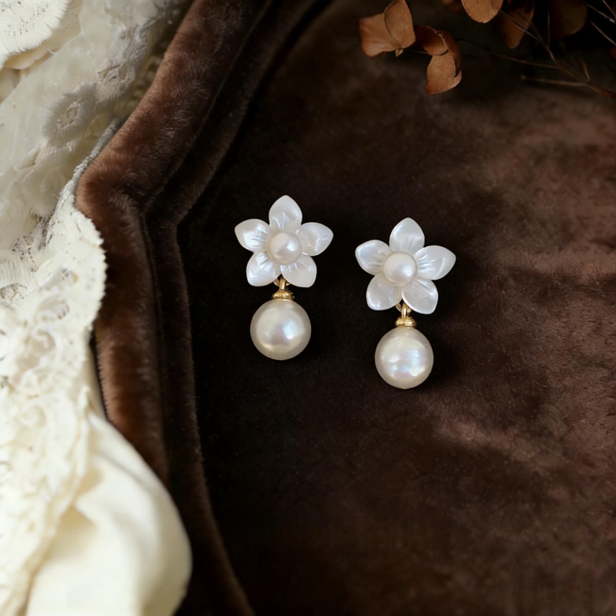 EcloraTreasures Mother of Pearl Floral Drop Earrings