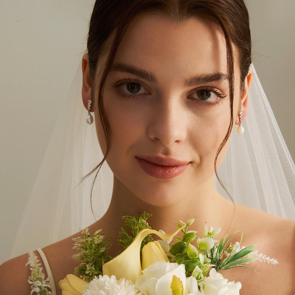 EcloraTreasures Freshwater Pearl Bridal Necklace and Earring Set