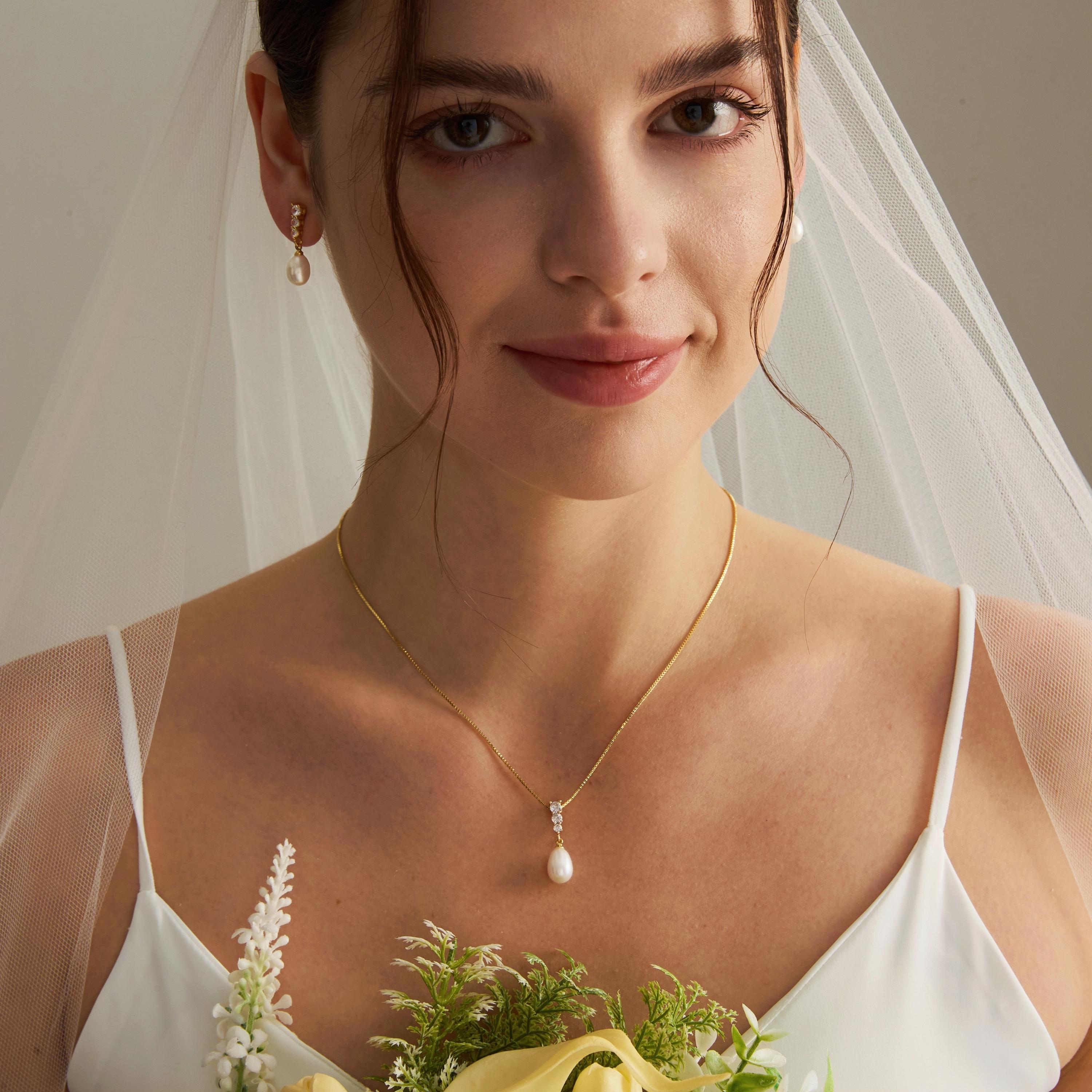 EcloraTreasures Freshwater Pearl Necklace With Diamond Bridal Jewelry Set