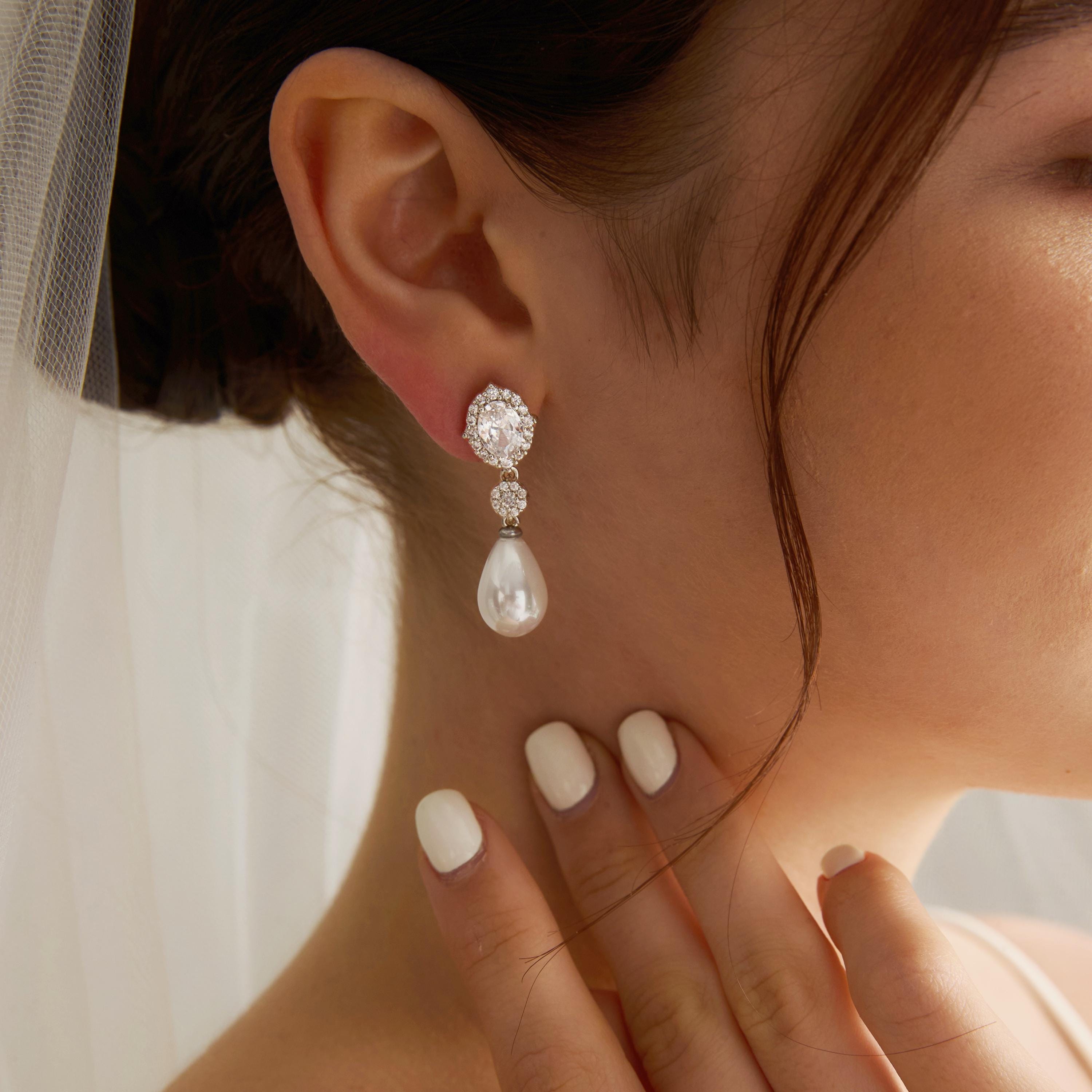 EcloraTreasures Minimalist Bridal Pearl and Crystal Drop Earrings