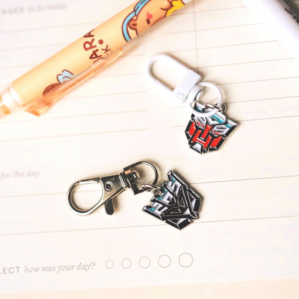 VanillaStarCafe Iconic 80s Robot Silver Enamel Charms Keychain