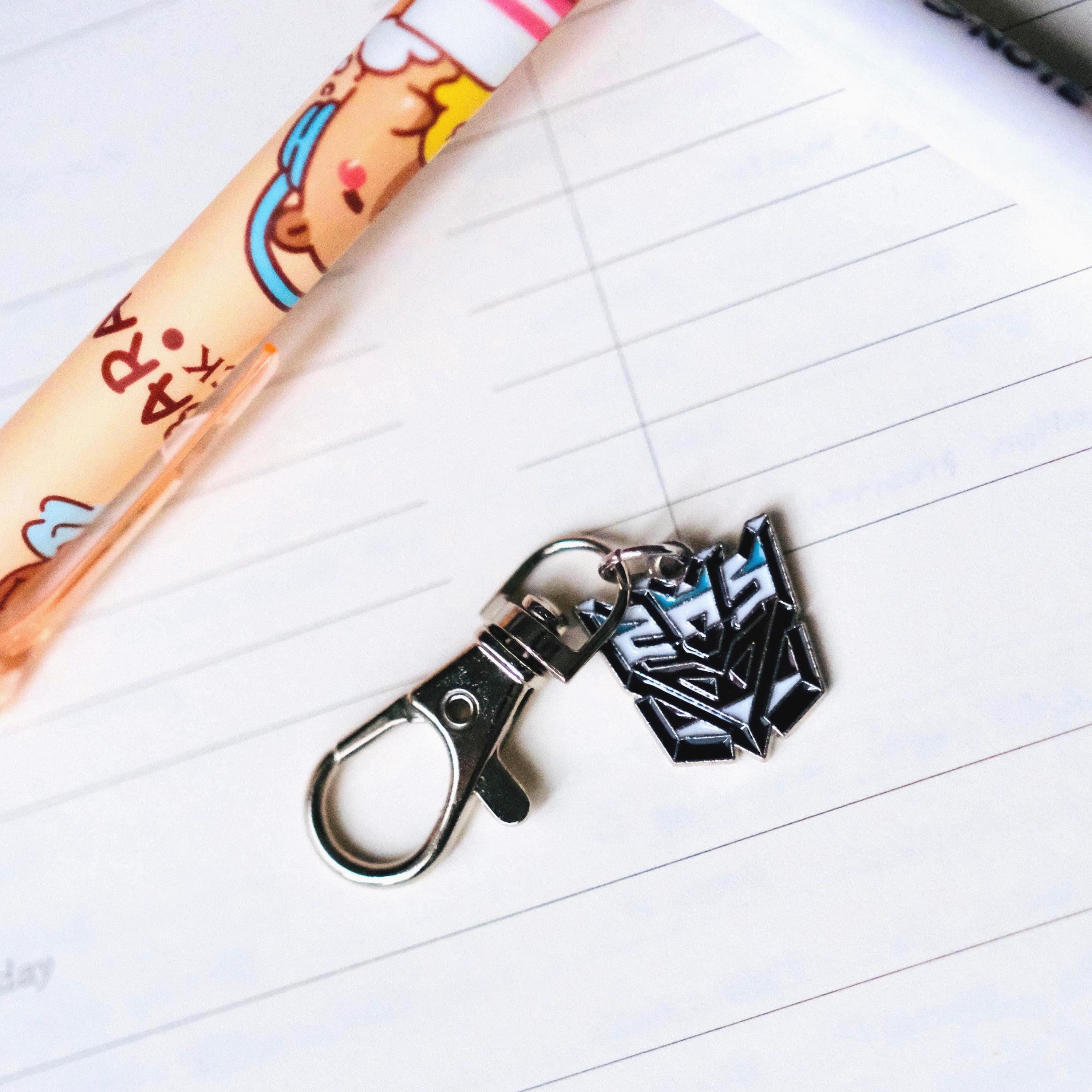 VanillaStarCafe Iconic 80s Robot Silver Enamel Charms Keychain