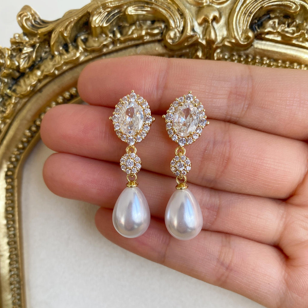 EcloraTreasures Minimalist Bridal Pearl and Crystal Drop Earrings