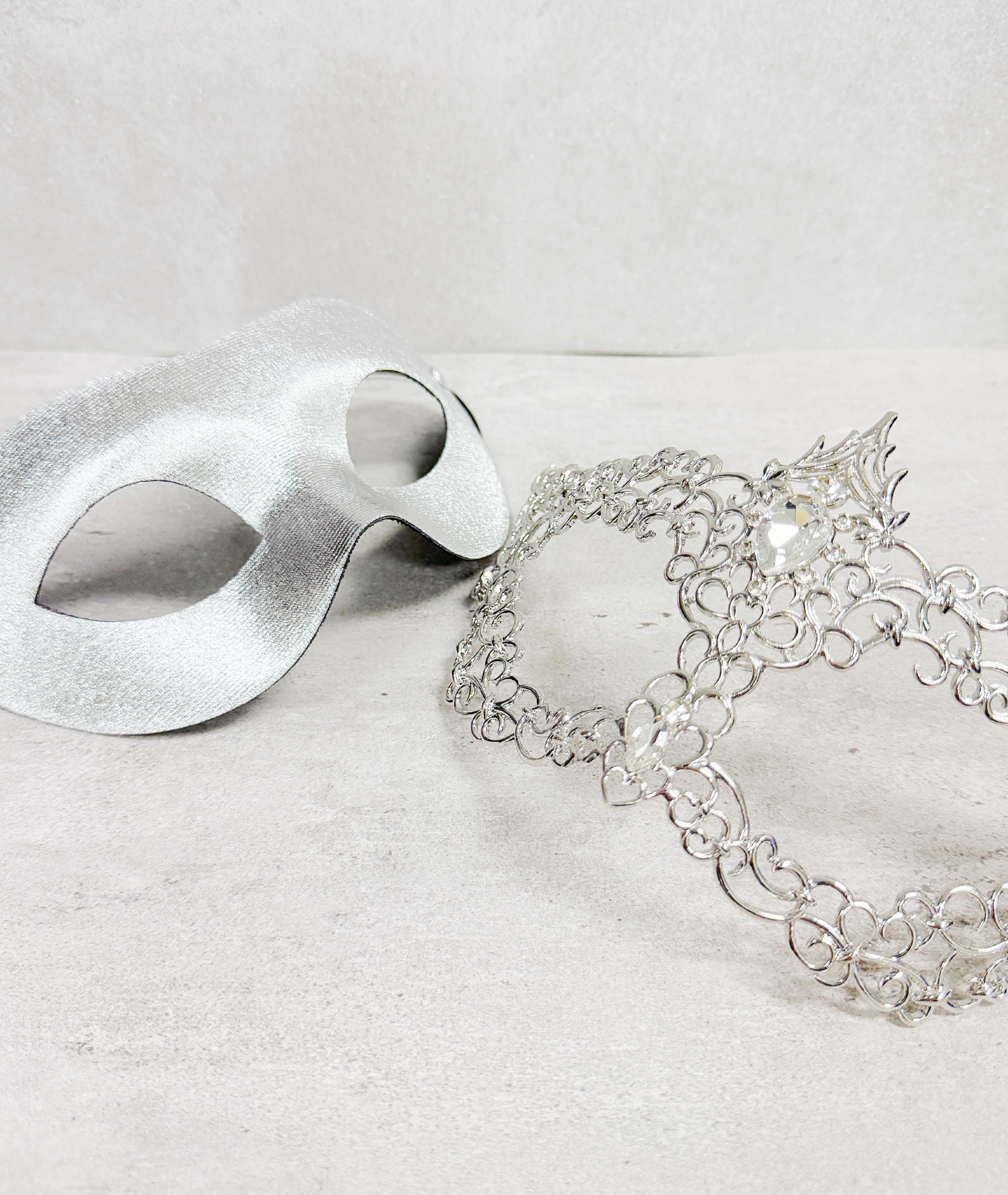HappyJewelryWorld Silver Masquerade Mask