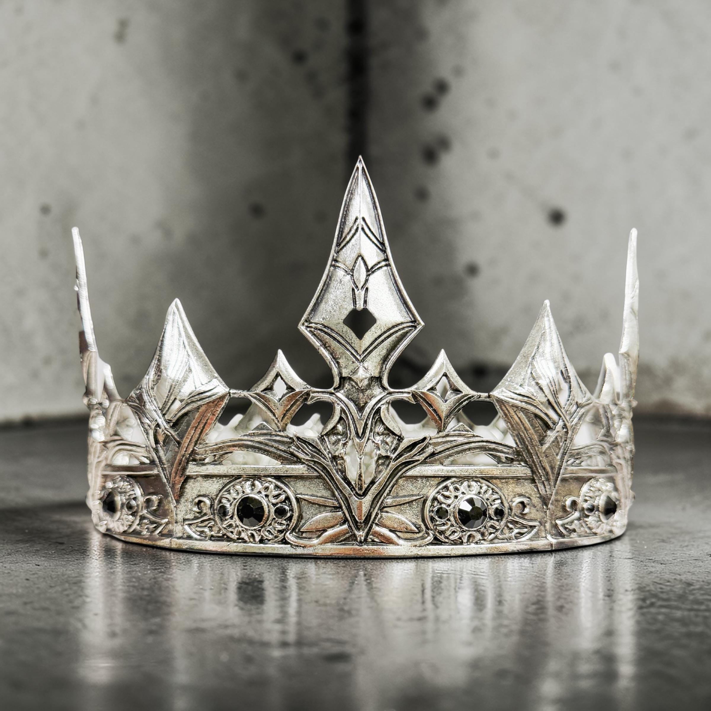 HappyJewelryWorld Medieval Knight Crown Silver Plated Black Gemstones