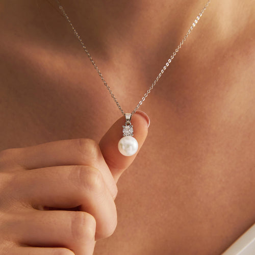 EcloraTreasures Freshwater Pearl Pendant Necklace With CZ Diamond