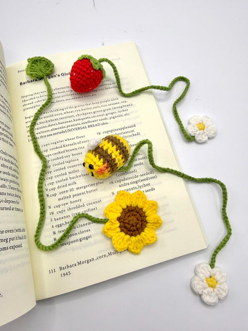 CrochetRecipe Handmade Squashed Rat Frog Bookmark Keychain Flat Yarn