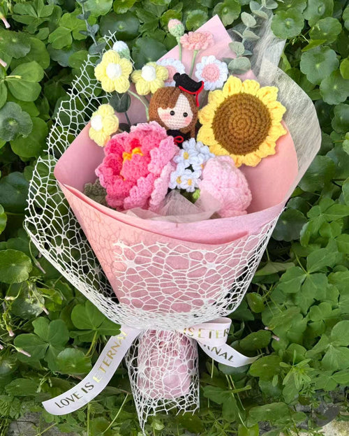 CrochetRecipe Graduation Crochet Flowers Bouquet