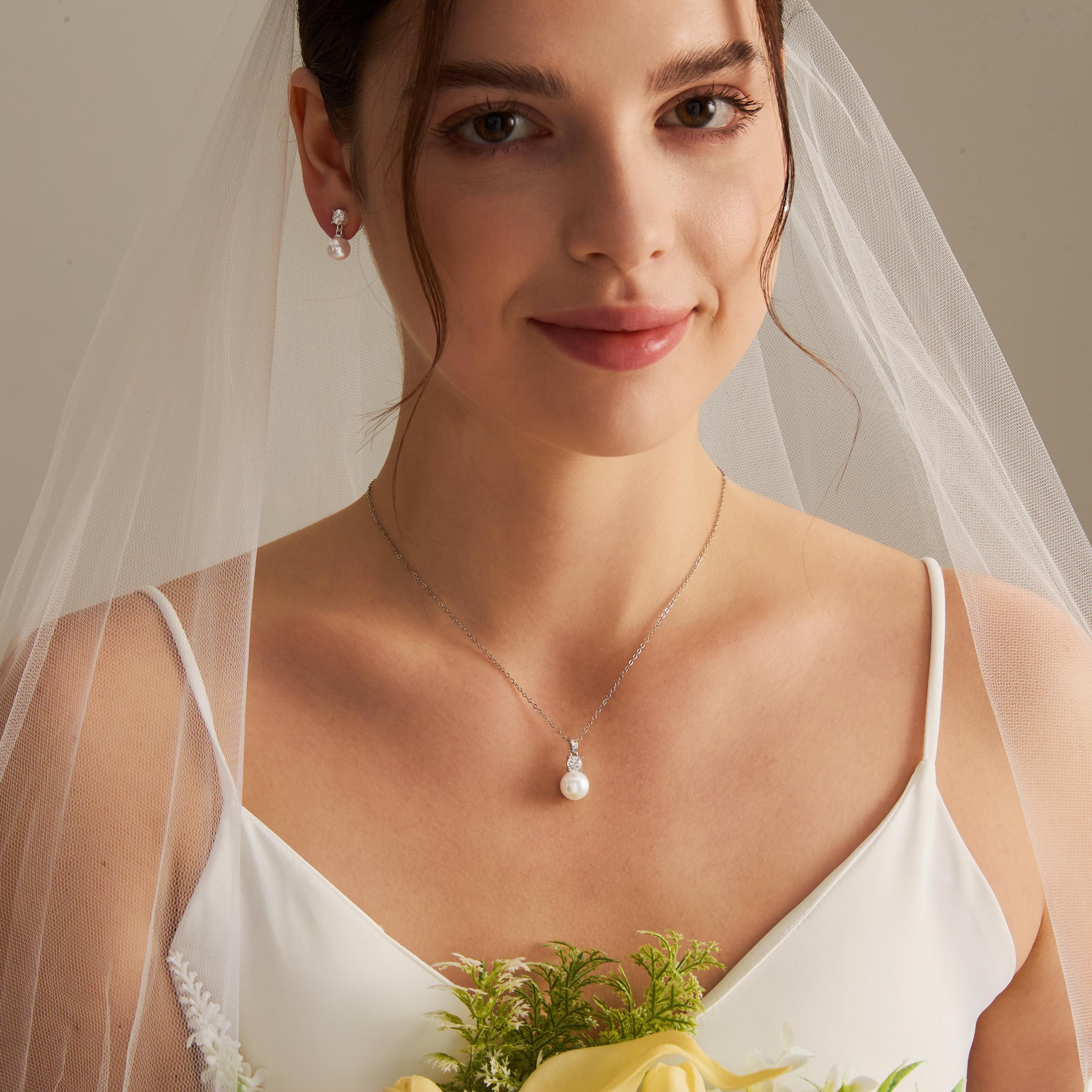 EcloraTreasures Freshwater Pearl Pendant Necklace With CZ Diamond