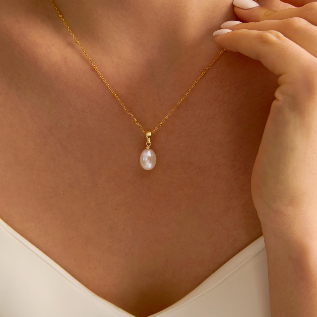 EcloraTreasures Minimalist Freshwater Pearl Necklace Real Pearl Gold Beaded Chain
