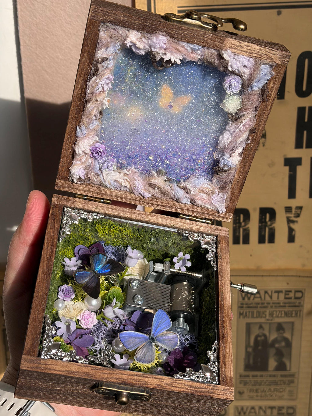 Oryeia Pure Handmade Glow-in-the-Dark Music Box Customizable Melody
