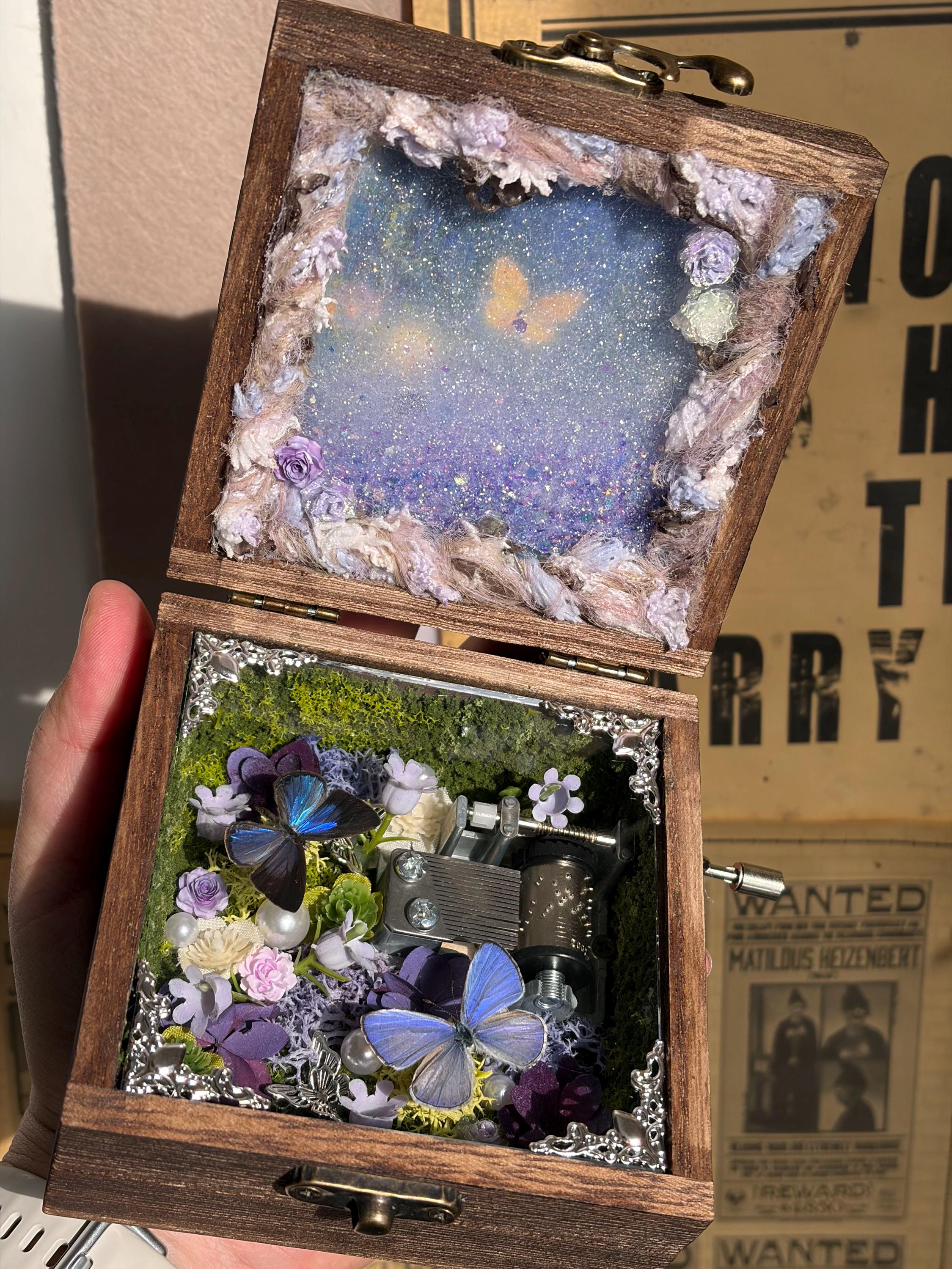 Oryeia Pure Handmade Glow-in-the-Dark Music Box Customizable Melody
