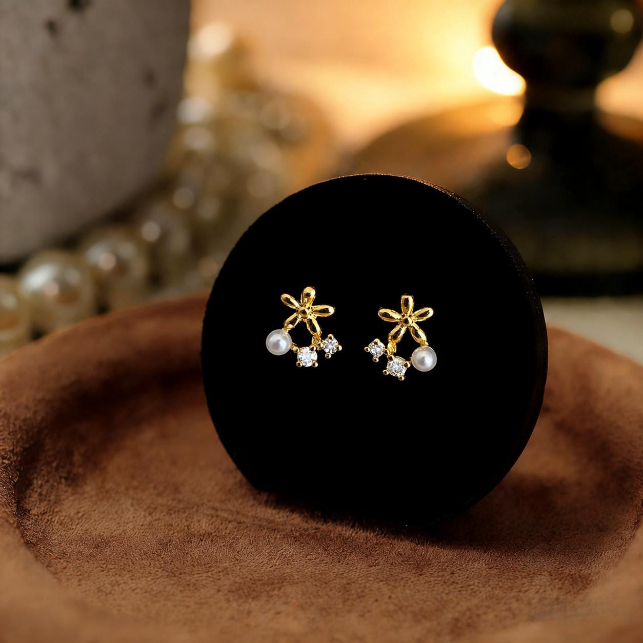 EcloraTreasures Diasy Flower Freshwater Pearl Stud Earrings Gold