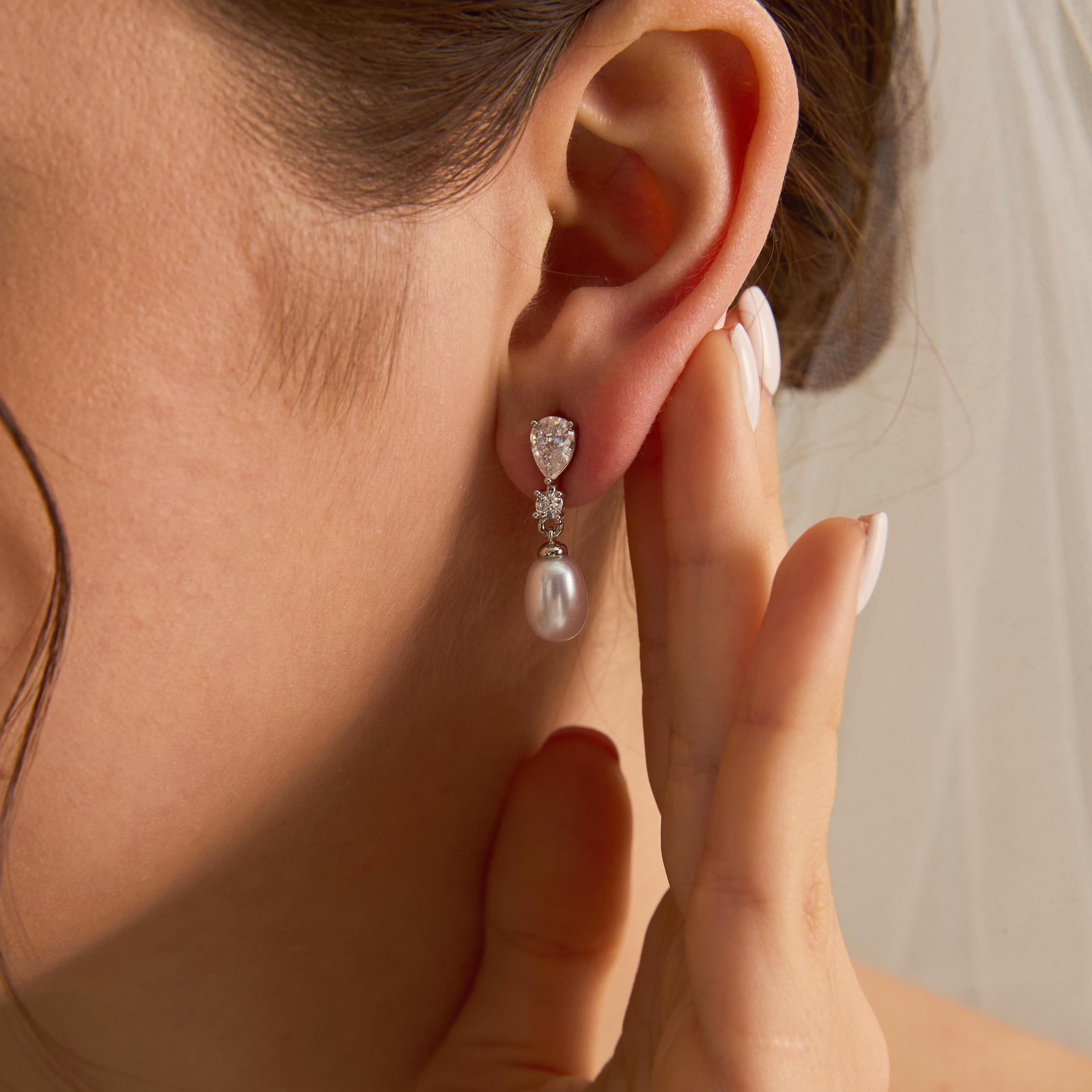EcloraTreasures Natural Freshwater Pearl Drop Earrings Crystal Bridal