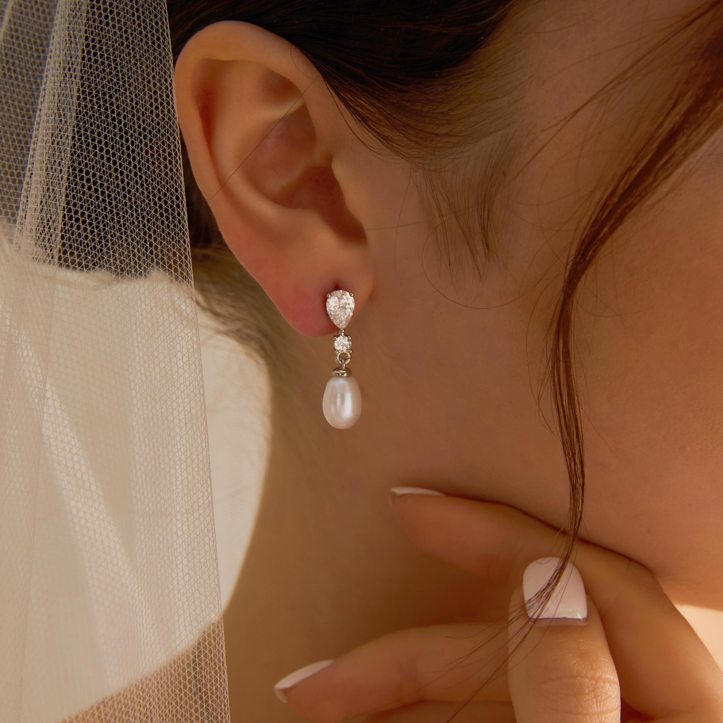 EcloraTreasures Natural Freshwater Pearl Drop Earrings Crystal Bridal