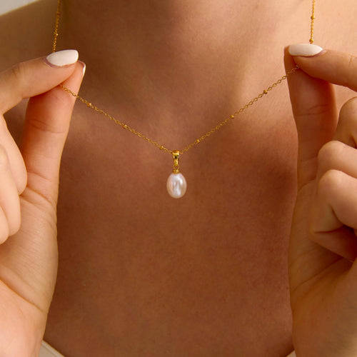 EcloraTreasures Minimalist Freshwater Pearl Necklace Real Pearl Gold Beaded Chain