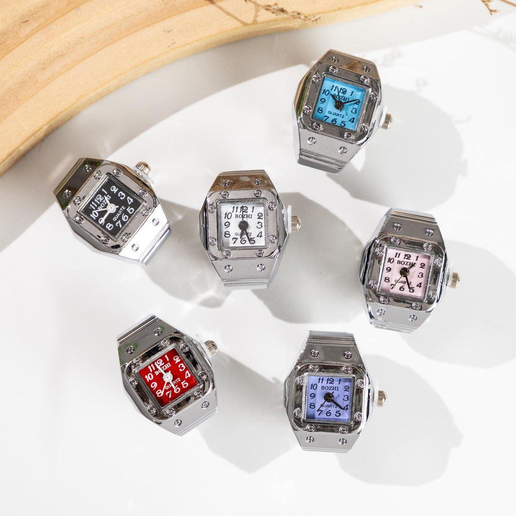 Oryeia Retro Square Rivet Quartz Ring Watch Adjustable Elastic Band