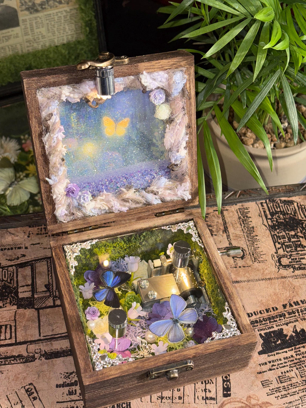 Oryeia Pure Handmade Glow-in-the-Dark Music Box Customizable Melody
