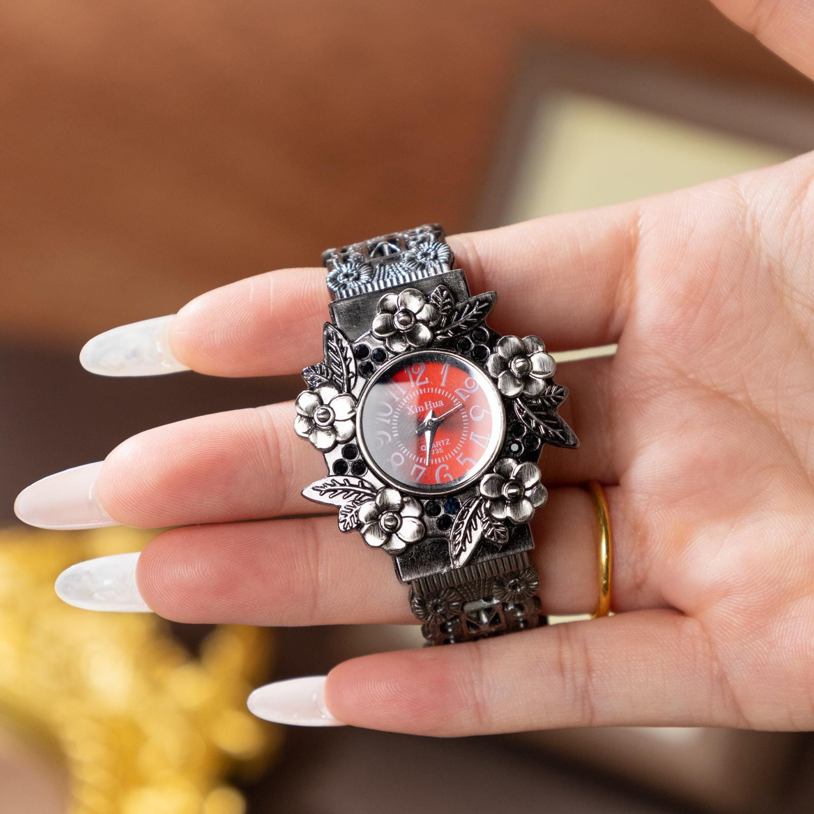 Oryeia Retro Gothic Floral Unisex Vintage Cuff Bracelet Watch