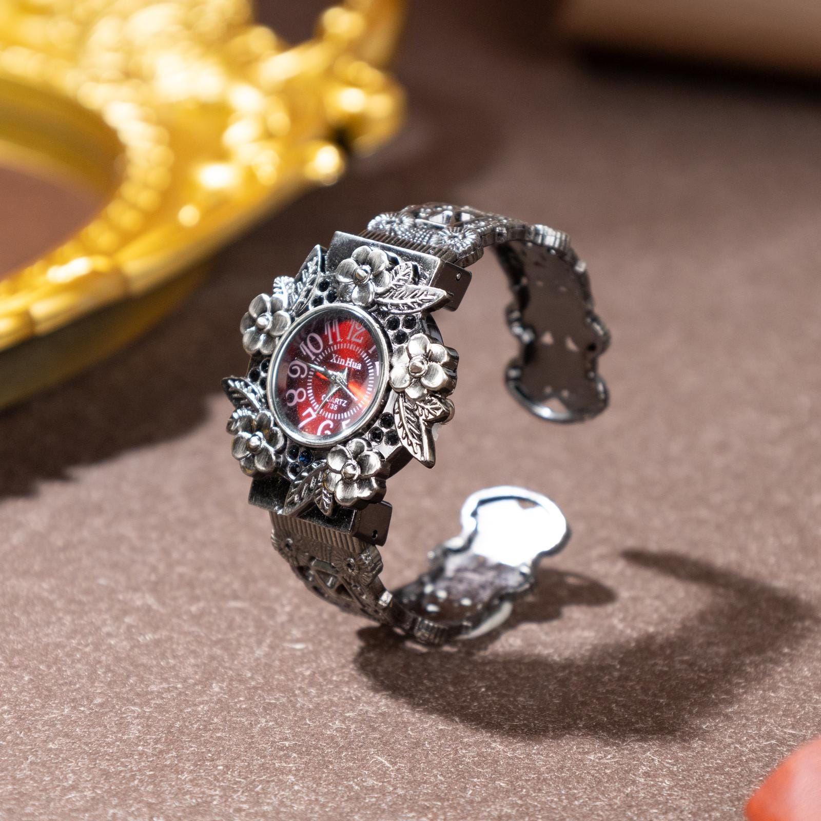 Oryeia Retro Gothic Floral Unisex Vintage Cuff Bracelet Watch